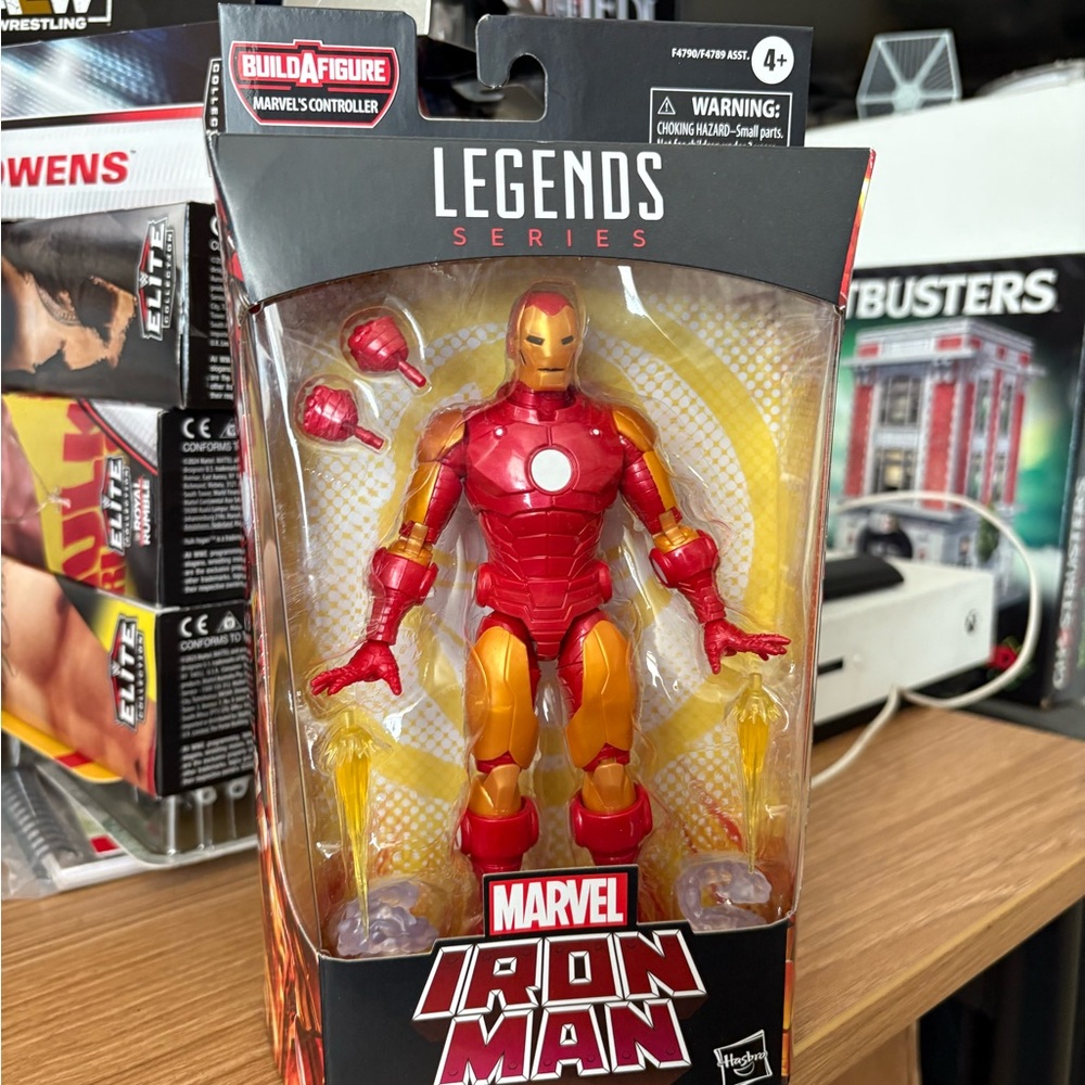 Marvel Legends Series Iron Man in Red and Gold